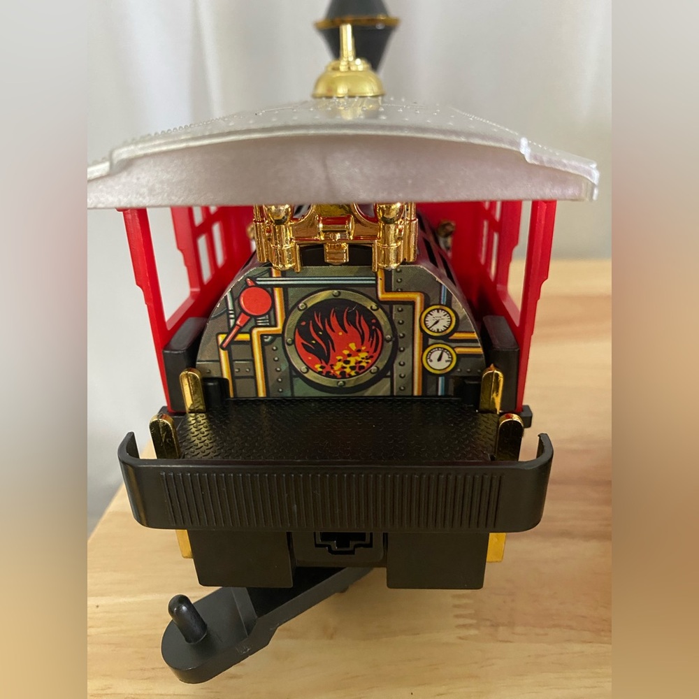 SOLD 1986 New Bright Denver Express Train Locomotive Collectible Train Engine - Picture 7 of 11